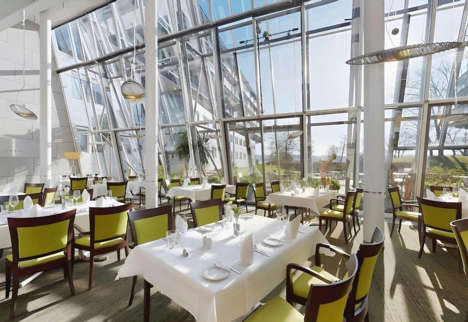 [콩그레스호텔 포츠담 암 템플리너 지의 회의실 전경]