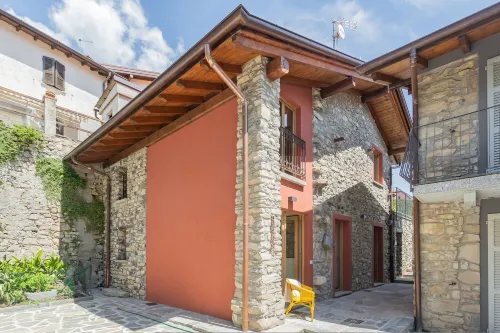 Villetta Abbazia Acqua Dolce -with Stunning Terrace by Rent All Como Hotels in Tremezzina