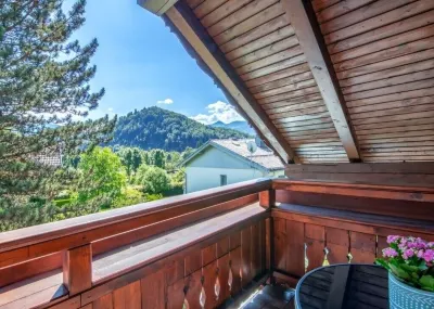 Centrally but quietly located apartment Sisipark with 2 balconies Hotel a 