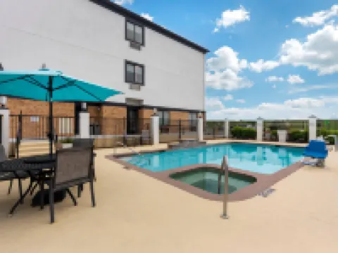 Comfort Inn & Suites Hotels in Fayette County