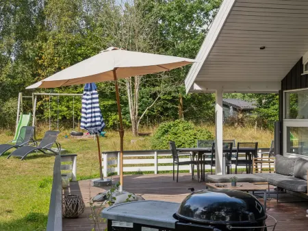 "Amola" - 1.6km from the Sea Отели в г. Одсхерред