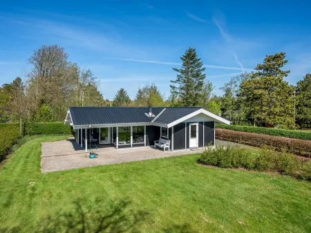 "Sigbrith" - 350m to the Fjord Отели в г. Hemmet