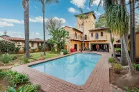 Airport Tower Lodge - 4-Star