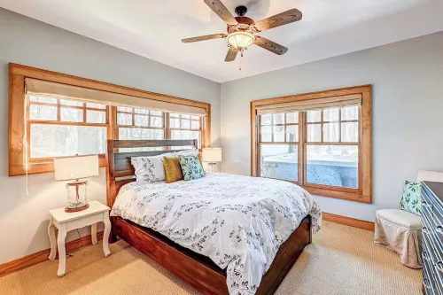 Luxury Mountain Home: Golf, HotTub, Mountains, Lake, and Trillium Club Amenities