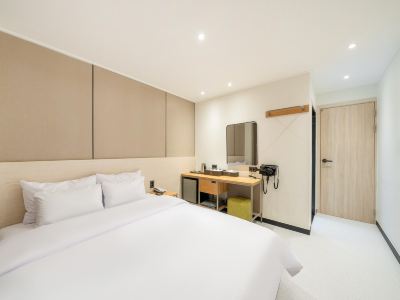 E.BON HOTEL