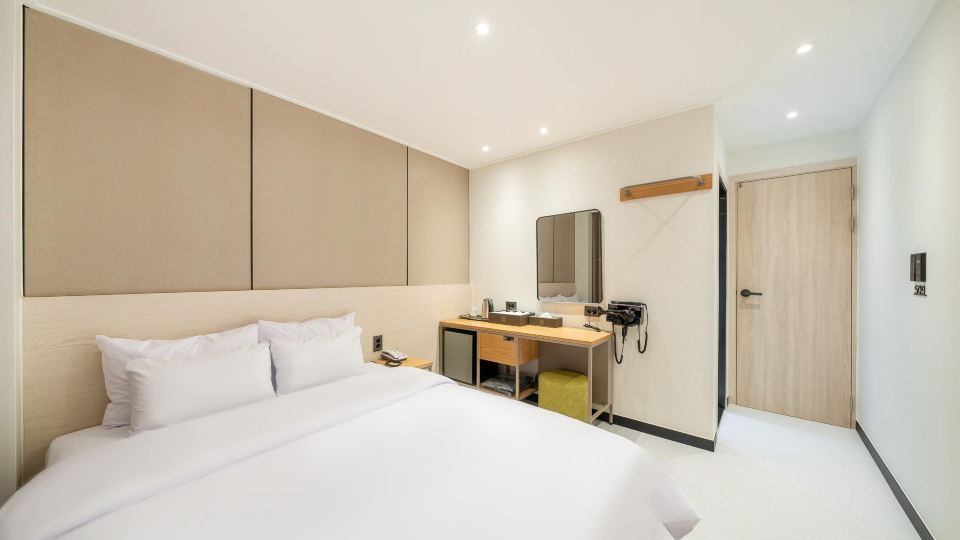 E.BON HOTEL
