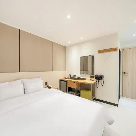 E.BON HOTEL