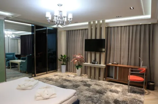 Zarafshan Grand Hotel Fiez