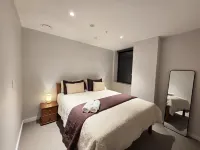 Modern 2BR Apartment in Lower Hutt's Heart ロワー・ハットのホテル