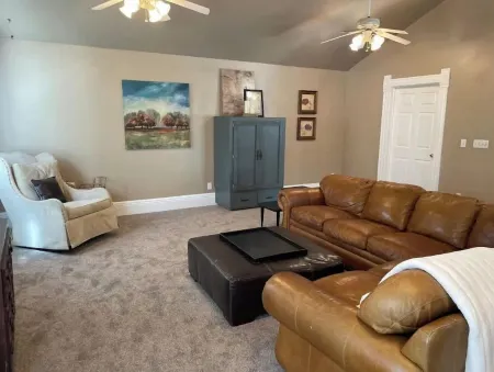 Beautiful home, historic property- downtown Nampa