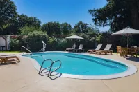 The Orchard Hotel Ukiah Wine Country Free Breakfast, Pool, & Hot Tub