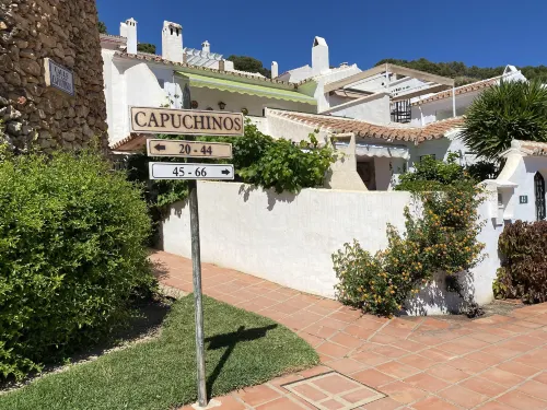 Apartment in Nerja with Coastal Views & Pool - con vistas a la montaña