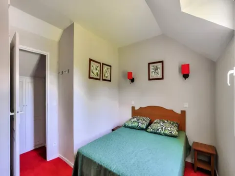 Apartment by Lake with Pool in France