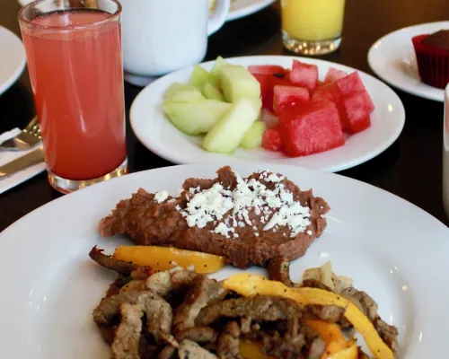 Ibis Monterrey Valle Mahlzeiten Photos