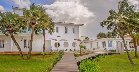 Mystique Casa Perla Отели рядом с достопримечательностью «Памятник Дон Кихоту»