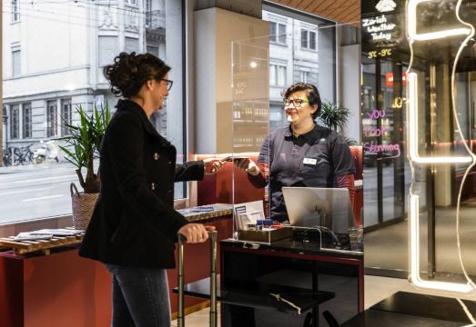 1. 아파트호텔 아다..