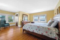 Waterfront Estate in Groton – 10 Bedrooms, Private Pier, & Beach Access