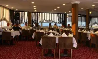 Perama Hotel - Bữa sáng