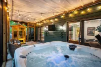 Blue Ridge Bliss 9BR/6BA: 2 Homes Across the Street from each other! Sleeps 24