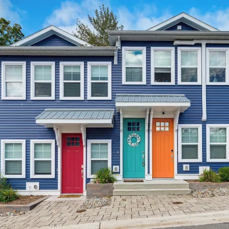 Walk to Dtwn Charlevoix Condo with Fireplace