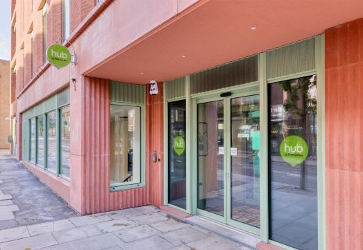 허브 바이 프리미어 인 런던 캠든 로비