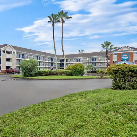 Suburban Studios Stuart Near Federal Hwy 1 Hotels in Stuart