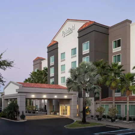 Fairfield Inn & Suites Jacksonville Butler Boulevard Отели рядом с достопримечательностью «Метрополитан Парк»