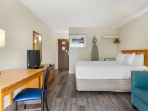 Rodeway Inn Hotels in Saint John County