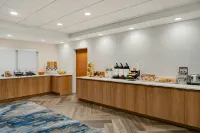 Fairfield Inn & Suites Bloomington - breakfast