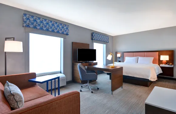 克利爾沃特聖彼得堡烏爾默頓路歡朋套房酒店