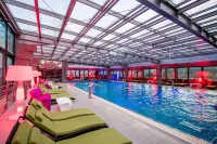 Business Hotel Conference Center & Spa - Pools