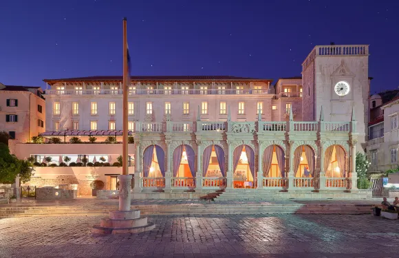 赫瓦爾宮伊麗莎白酒店