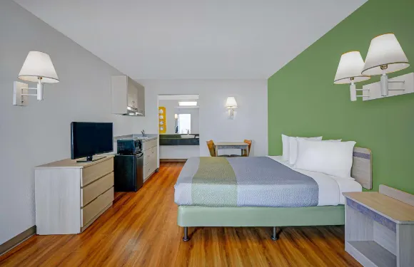 塔拉哈西市中心6號汽車旅館