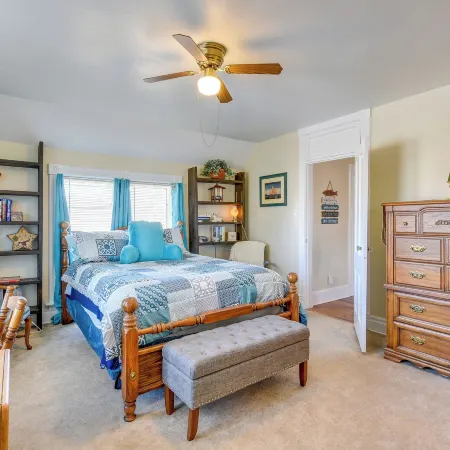 Lake Michigan Vacation Rental 1 Block to Marina!