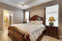 Wfh-Friendly Brownsville Home w/ Private Patio - Spa