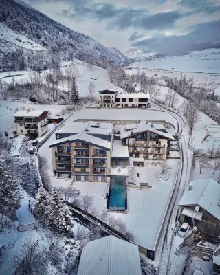 Maraias - Luxury Suites & Apartments Hotel a Curon Venosta