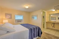 Surfside Oceanfront Cottage w/ Beach Access! - Beach