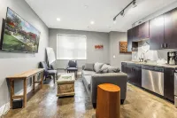 The West End Flats Hotels in Roanoke