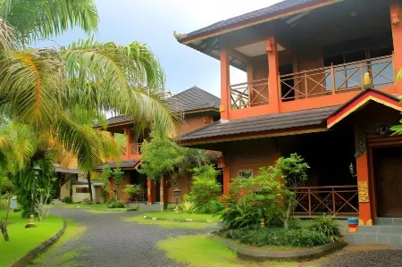 Nuansa Bali Hotel Отели в г. Серанг