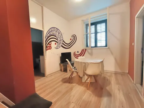 Charming Apartment with WiFi, AC in Brilliant Split, Centar, Old House