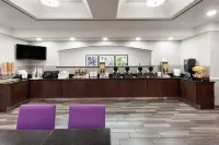 La Quinta Inn & Suites by Wyndham San Antonio Airport - breakfast