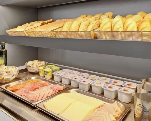 B&B Hotel Girona 2 تناول الطعام Photos
