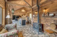 Luxe Cabin Compound 4 Mi to Cameron State Forest! - 3-Star