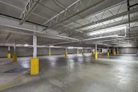 Modern Two Bedroom Apartment with City Views - parking