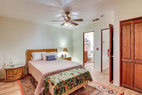 Stunning Sandia Mtn Views: Rio Rancho Retreat - Wifi