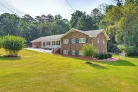 3 Mi to Arabia Mtn Trails: Quiet Ranch-style Home - Wifi