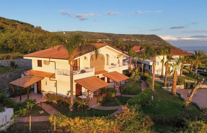 Luzia Agriresort - Piscina Panoramica e Vista Mare a Capo Vaticano