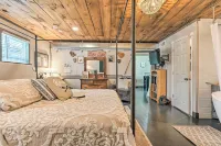 Bemus Point Vintage Suite w/ Soaking Tub & Kitchen