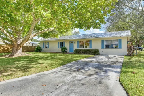 3 Mi to Riverwalk: Pet-Friendly Home w/ Yard! - spa