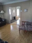 Cheerful 5 Bedroom Cottage Mins from Casino